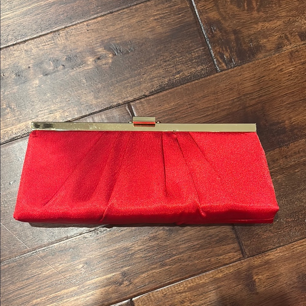 NWT | Jessica McClintock Red Gold Satin Clutch